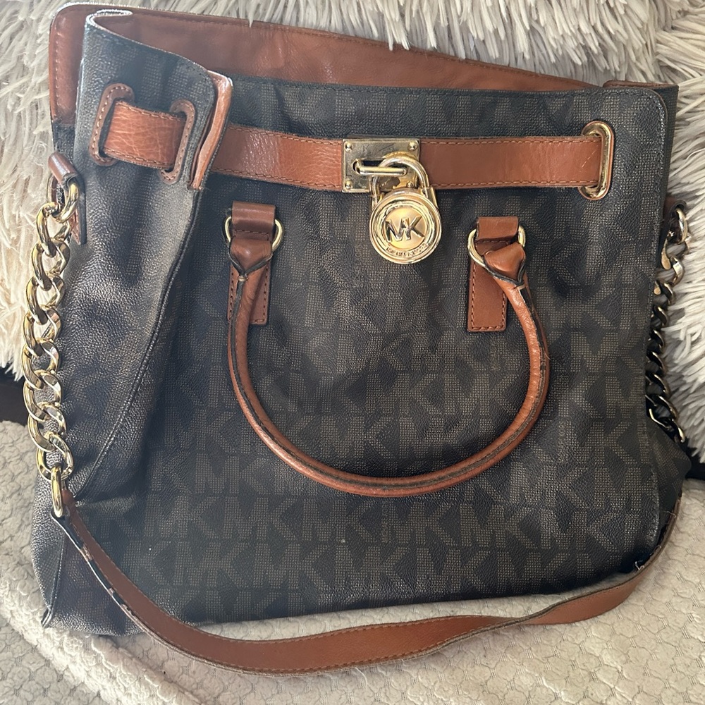 Michael kors crossbody and shoulder bag purse like brand new